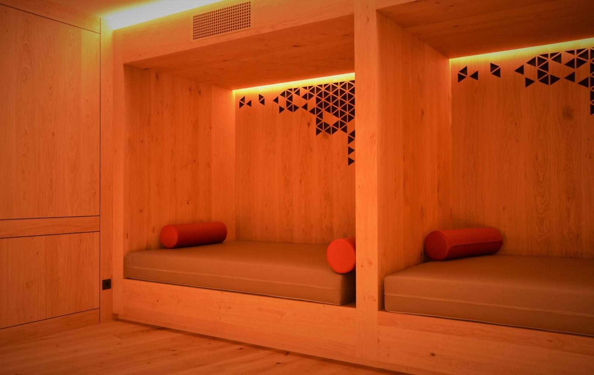 Kastelart - Karbon Aparthotel Castelrotto Luaran gambar